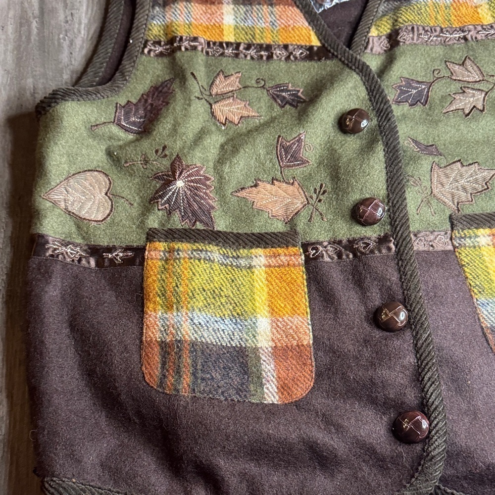 Vintage Petite Sophisticate Brown and Green Leaf Fall Wool Blend Vest - Picture 4 of 5